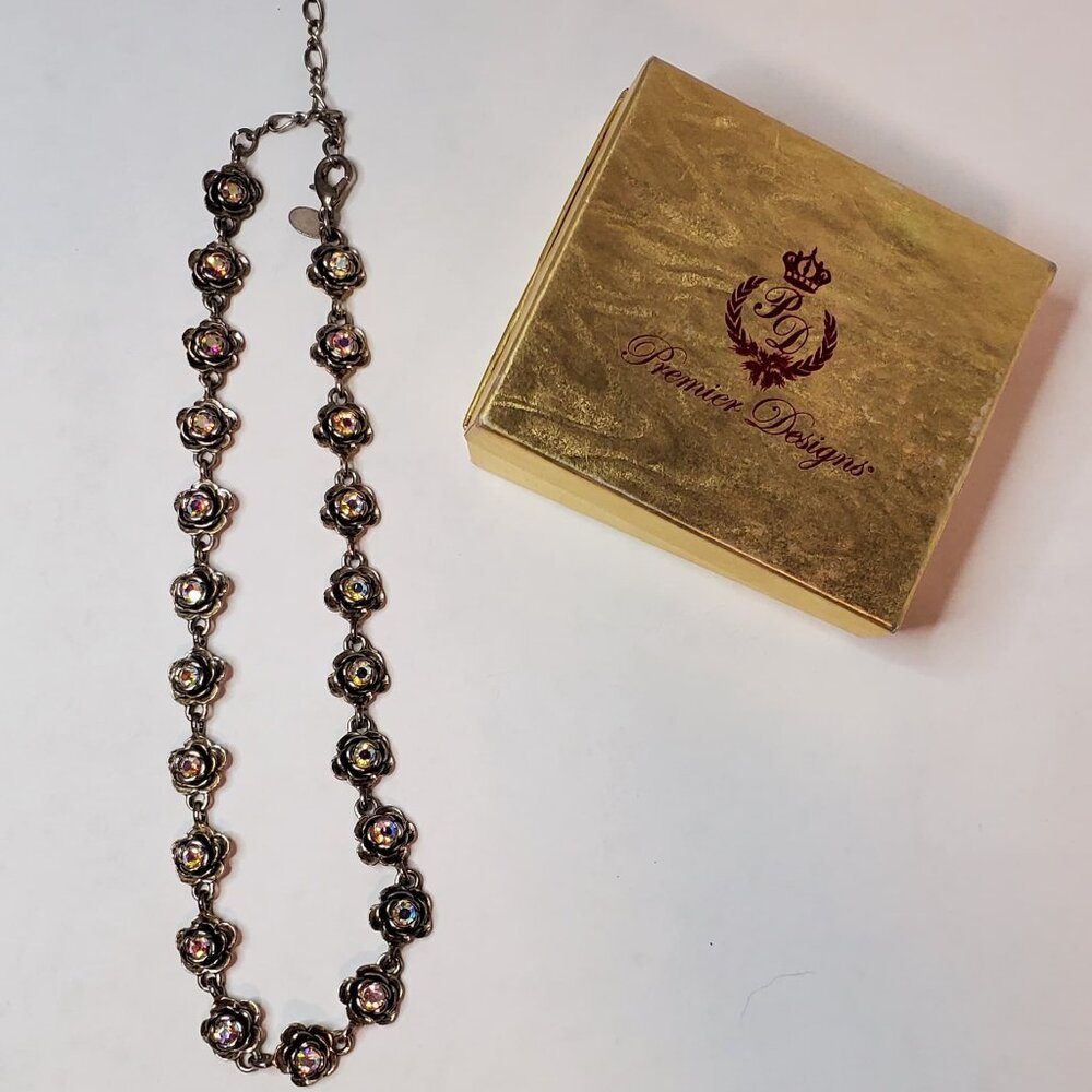 Premier Designs Flower Jewel Necklace
